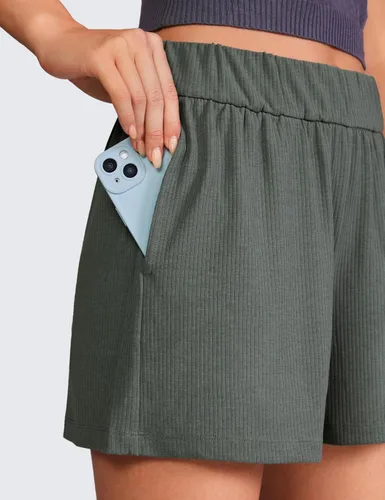Vista 4 de CRZ YOGA Cómodos pantalones cortos acanalados para mujer, de cintura alta, lyocell para uso casual, para descansar, atlético, con bolsillos