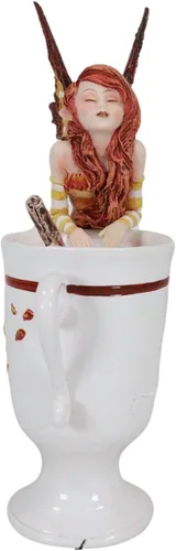 Vista 2 de Ebros Gift Amy Brown Otoño Temporada Vacaciones Sidra de Manzana Calabaza Especias Canela Té Hada Figura Coleccionable 6.25 pulgadas de alto Taza