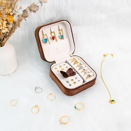 Vista 5 de SANQIANWAN Joyero de viaje de terciopelo de lujo para mujer, mini organizador de joyería pequeña, estuche de viaje portátil para anillos, aretes