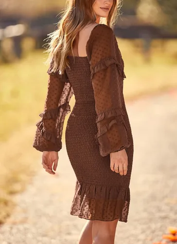 Vista 2 de PRETTYGARDEN Vestido corto ajustado fruncido para mujer, manga larga, cuello cuadrado, lunares suizos, volantes, vestido elegante de sirena