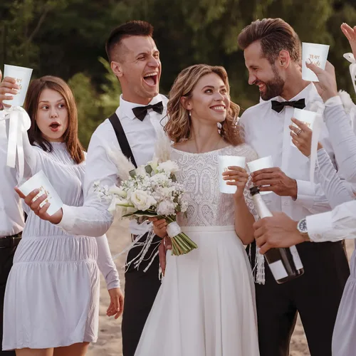 Vista 7 de 12 tazas de despedida de soltera, copas de tribu de novia blanca de plástico, decoraciones de despedida de soltera, suministros reutilizables