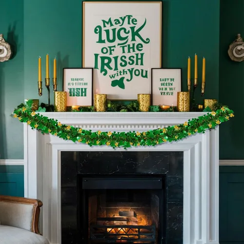 Vista 6 de Yuubin Decoración de guirnalda del día de San Patricio, guirnaldas de oropel de oro verde de 50 pies, decoraciones colgantes de trébol para el día
