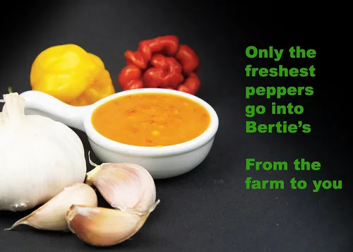 Vista 3 de Bertie's Salsa de pimienta original (10 onzas/10.1 fl oz), gran sabor y calor, hecha con pimientos amarillos frescos de Trinidad Moruga Red y Scotch