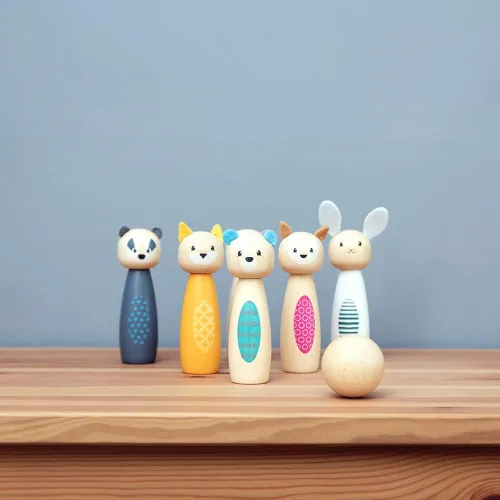 Vista 5 de Bigjigs Toys Skittles de animales de madera, juego de bolos y bolos de 6 piezas, juegos para niños, juguete para interiores y exteriores, regalos