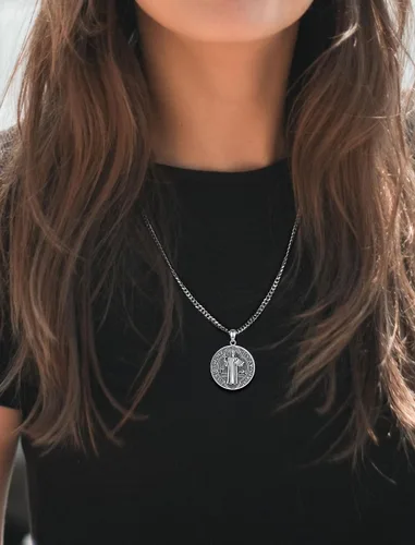 Vista 7 de INFUSEU Regalos religiosos únicos para hombres y mujeres, collares con colgante de San Miguel, San Cristóbal, San Benito, Virgen María