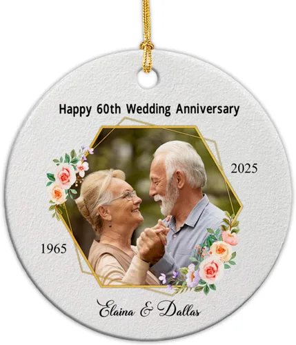 Vista 25 de Adorno de cerámica personalizable con texto en inglés «Our First Christmas Married», adorno de Navidad personalizado para el señor y la señora