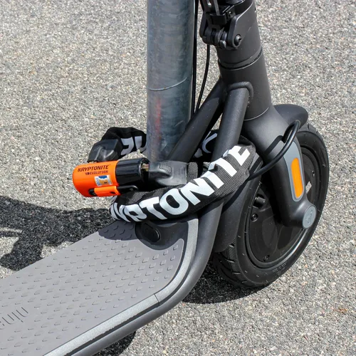 Vista 7 de Kryptonite Evolution 1090 Candado de Cadena para Bicicleta, Cadena de Acero de 10mm de 0.91 Metros de Largo, Antirrobo de Alta Resistencia, Candado