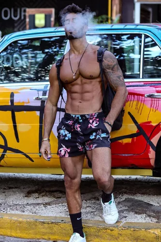 Vista 6 de GINGTTO Men's Beach Shorts Bathing Suits with Mesh Lining