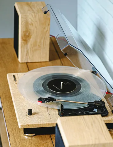 Vista 2 de Crosley CR6043A-NA Brio Sistema de estante giratorio Bluetooth con altavoces incluidos, natural