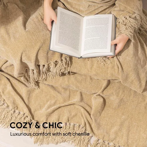 Vista 3 de RECYCO Manta Suave y Acogedora de Chenilla con Flecos de Borlas para Sofá, Silla, Cama, Sala de Estar, Regalo (Beige, 50" x 60")