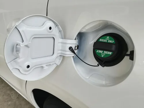 Vista 2 de Adhesivo solo para diésel para tapa de combustible (verde) - Etiqueta de diésel para tapas de combustible en camiones de flota, camiones de caja
