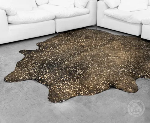 Vista 2 de Sunshine Cowhides Alfombra de piel de vaca negra teñida, 100 % color dorado metálico auténtico, alfombra de estilo moderno de piel de animal