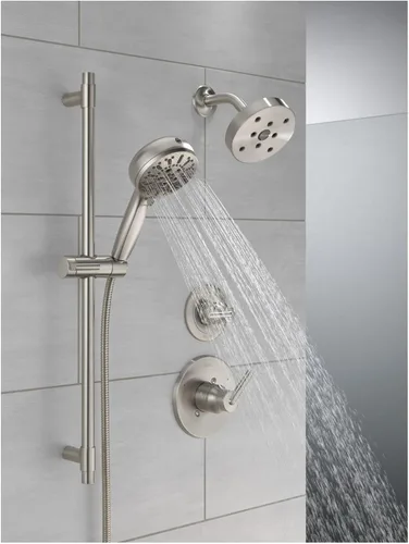 Vista 2 de Cabezal de ducha de mano Delta Faucet ProClean Gold con barra deslizante, ducha de mano con rociador de alta presión, sistema de ducha dorado