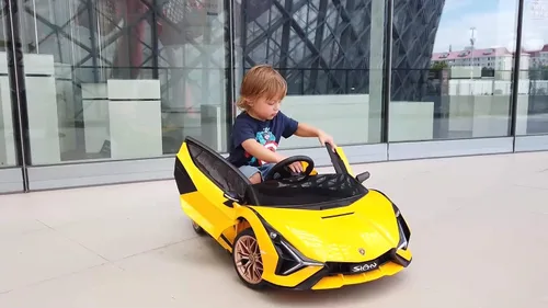 Vista 4 de BEST RIDE ON CARS, Lamborghini Sian - Coche de 12 V para niños, amarillo, con luces LED, bocina, puertas hidráulicas y cinturón de seguridad