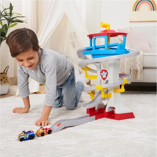 Vista 5 de Paw Patrol Adventure Bay Lookout Tower Playset con 2 vehículos de metal fundido a escala 1:55 (Chase y Marshall): Twin Track Rescue Way, set de 25
