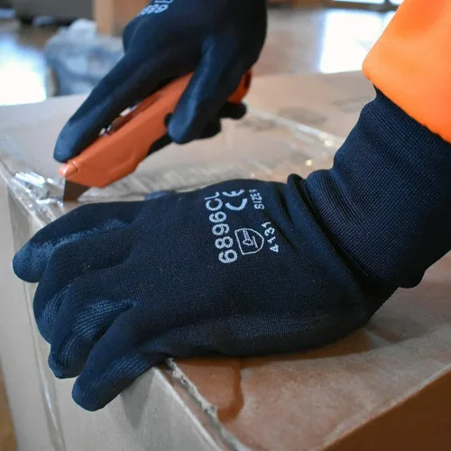 Vista 6 de Cordova Guantes estándar, calibre 13, carcasa de nailon negro, revestimiento de palma de poliuretano negro, mediano, paquete de 12