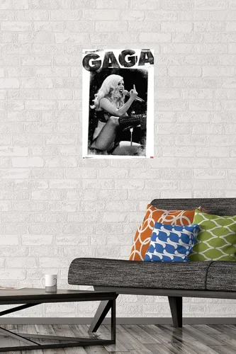 Vista 2 de Trends International Lady Gaga - Póster de pared con dedo, 14.725 x 22.375 pulgadas, versión premium sin marco