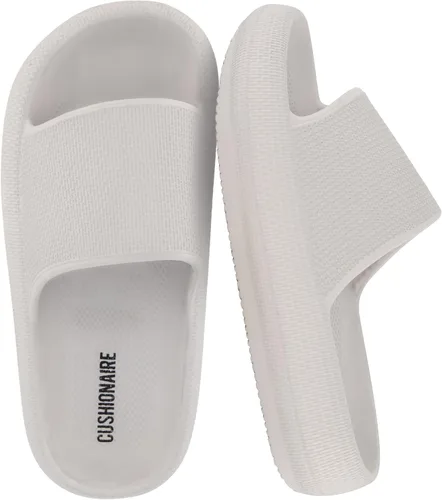 Vista 18 de CUSHIONAIRE Feather-K Cloud Slides, EVA Waterproof Pool Sandals for Kids Negro