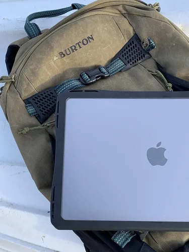 Vista 8 de UZBL Funda para MacBook Air de 13 pulgadas versión 2019 2018, [resistente] bordes protectores delgados de goma con cubierta de policarbonato