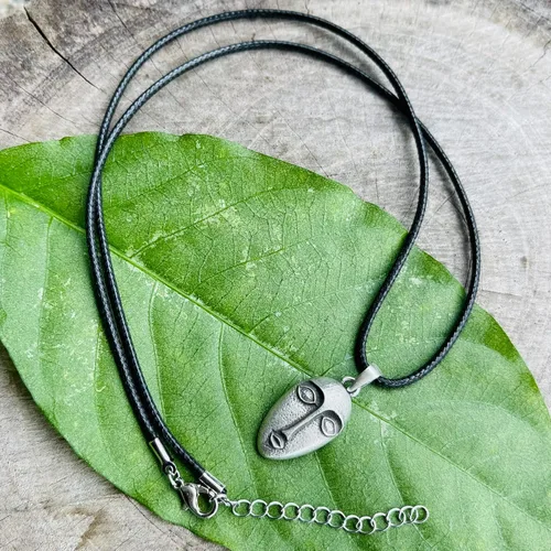 Vista 5 de Máscara de vudú tribal Tiki Moai Magia Africana Wicca Pagana Oculta Unisex Plata Pewter Colgante Collar Protección Amuleto Abalorio de la Suerte