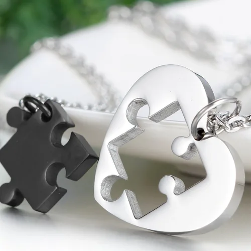 Vista 2 de Oidea - Collar con dije de corazón con pieza faltante, collar de amor de pareja, de acero inoxidable, cadena incluida