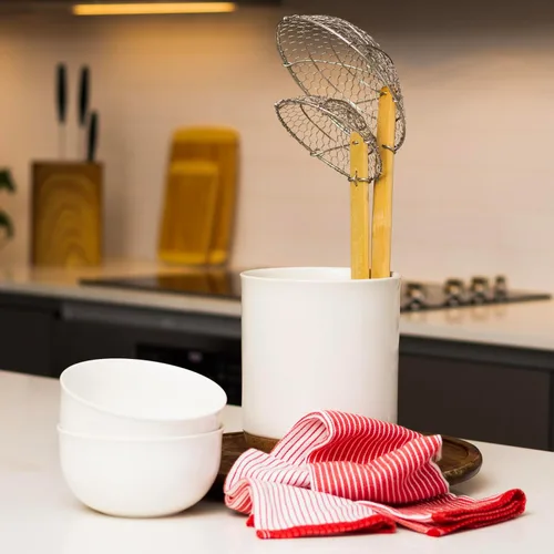 Vista 7 de Joyce Chen Kitchen Spider Strainer - Cesta de alambre de acero inoxidable de 7 pulgadas con mango de bambú resistente al calor