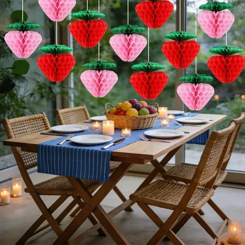 Vista 4 de BEISHIDA Bolas de panal de papel de fresa de 6 pulgadas, color rojo y rosa, decoración de mesa de fresas para mesas, decoración colgante de mesa