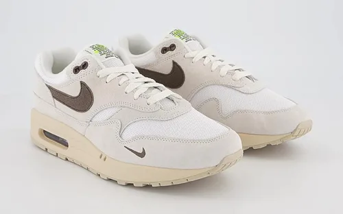 Vista 2 de Nike Air Max 1 DZ4494 100 - Vela Ironstone para hombre, talla 14, VelaHierroBlancoRatán