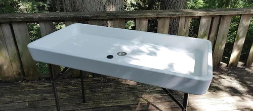 Vista 2 de Old Cedar Outfitters Fill and Chill - Mesa plegable con enfriador de hielo con fregadero grande y drenaje para limpiar peces y caza y mantener
