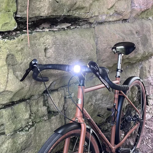 Vista 6 de Planet Bike Faro delantero de bicicleta Blinky Squared Ultra