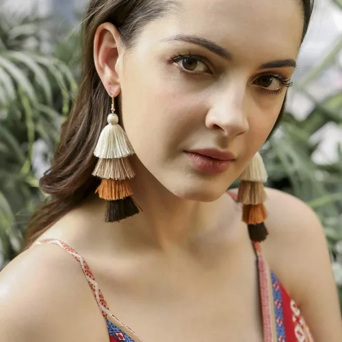 Vista 2 de Milakoo Aretes de borla multicolor para mujer, bohemios, hechos a mano, con flecos, para regalos