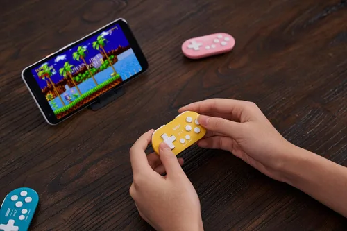 Vista 8 de 8Bitdo Zero 2 Bluetooth Gamepad Keychain Sized Mini Controller for Switch, Windows, Android, macOS & Raspberry Pi(Yellow Edition)