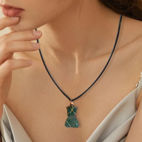 Vista 9 de Xuyuan Wire Wrapped Crystal Necklace Hand Carved Rough Stone Necklace Natural Crystal Pendant for Birthday Valentine's Day Gifts