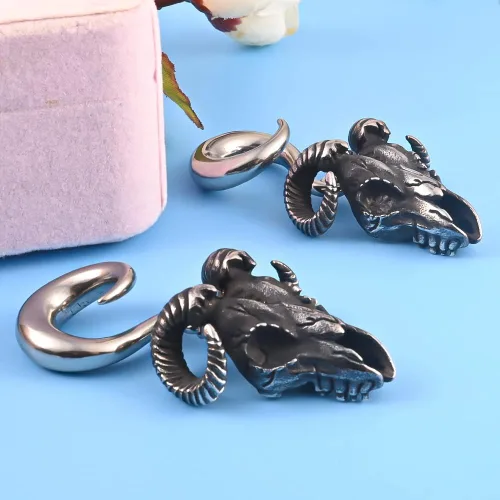 Vista 5 de DOEARKO 2PCS Ear Gauges Fashion Goat Skull Ear Hanger Weights for Stretched Ears Tunnels 316 Stainless Steel Hypoallergenic Body Jewelry