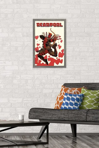 Vista 2 de Marvel Comics Deadpool - Póster de pared de Cupido, 22.4 pulgadas de largo x 14.7 pulgadas de ancho, versión enmarcada de madera de granero