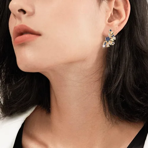 Vista 2 de Aretes de oro de 18 quilates para mujer, de moda, aretes de mariposa para mujer, arracadas de oro hipoalergénicos