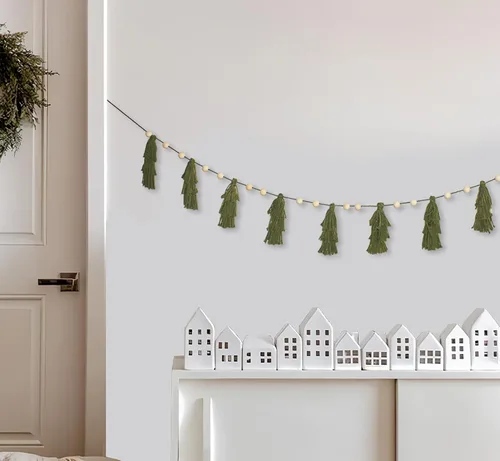 Vista 6 de Guirnalda de Borlas de Árbol de Navidad Pastel Boho, Decoración de Pancarta Navideña con Cuentas de Madera para Repisa de Cabaña Navideña