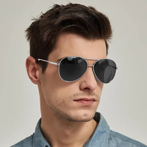 Vista 6 de BOTPOV Gafas de sol de aviador para hombres y mujeres, polarizadas, protección UV400, lente espejada, marco de metal con bisagras de resorte..