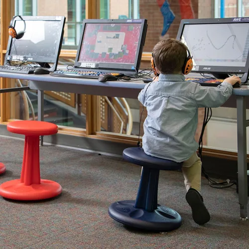Vista 6 de Silla bamboleante para niños y adolescentes, para una experiencia activa donde los niños ya no tendrán que sentarse fijamente, "el mejor asiento