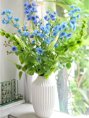 Vista 3 de FiveSeasonStuff Real Touch Delphinium Flores artificiales, arreglos de flores silvestres, 6 tallos (azul claro (6 tallos de aerosol)