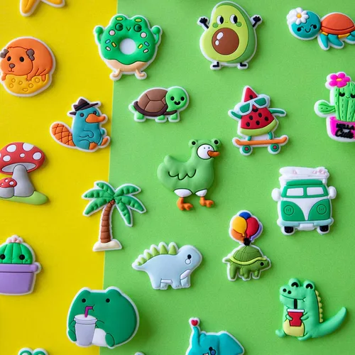 Vista 6 de Cute Kawaii Shoe Charms 30100 PCS Teens Girls Boys Kids Decoration Party Gifts Accessories Charms