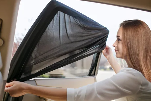 Vista 2 de Autopect Parasol para ventana lateral (paquete de 2) – Bloquea los rayos solares para mantener el interior del coche fresco y cómodo – Parasol