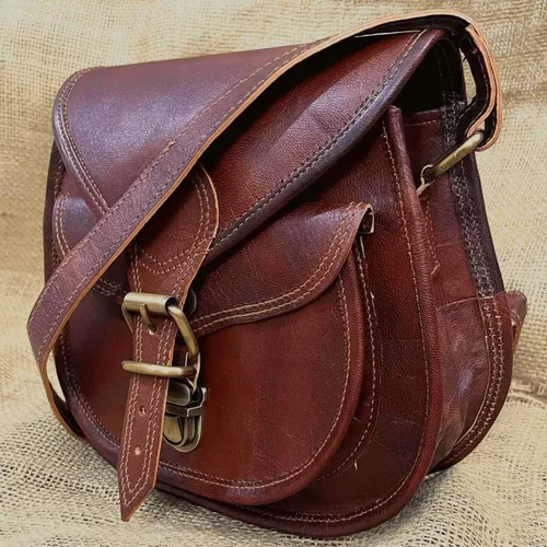 Vista 5 de URBAN LEATHER Bolso bandolera para mujer de cuero auténtico bohemio hippie hecho a mano vintage para viajes cruzado bolso de sillín para mujer bolso