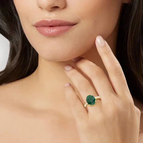 Vista 2 de Anillo Canaria Esmeralda de 3.80 quilates con detalles de diamantes en oro amarillo de 10 quilates