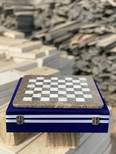 Vista 5 de Juego de ajedrez de mármol hecho a mano de 15 pulgadas con caja de regalo de terciopelo azul, tablero de ajedrez de piedra y piezas talladas