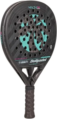 Vista 2 de BULLPADEL Pala de pádel HACK 04 Hybrid Miami Paquito Navarro Edición Limitada Forma Diamante TRICARBON 3D & MULTIEVA Core Tecnología de canal