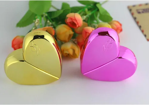 Vista 2 de VORCOOL Botella de spray portátil en forma de corazón de 0.8 fl oz, carcasa de metal, atomizador de perfume vacío recargable para viajes (rosa)