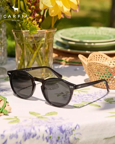 Vista 2 de CARFIA Gafas de sol polarizadas para mujeres con protección UV, marco de acetato para cara pequeña CA5288 A: Marco negro lente gris
