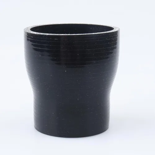 Vista 110 de AC PERFORMANCE ID de 1" a 1/2" (25mm a 13mm) Manguera de silicona recta reductora de 3 capas reforzada negra, 3" de longitud Negro