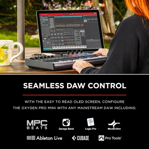 Vista 7 de M-AUDIO Oxygen Pro Mini Controlador de teclado MIDI USB de 32 teclas para MacOS y WinOS, con Beat Pads, perillas y faders asignables, y paquete